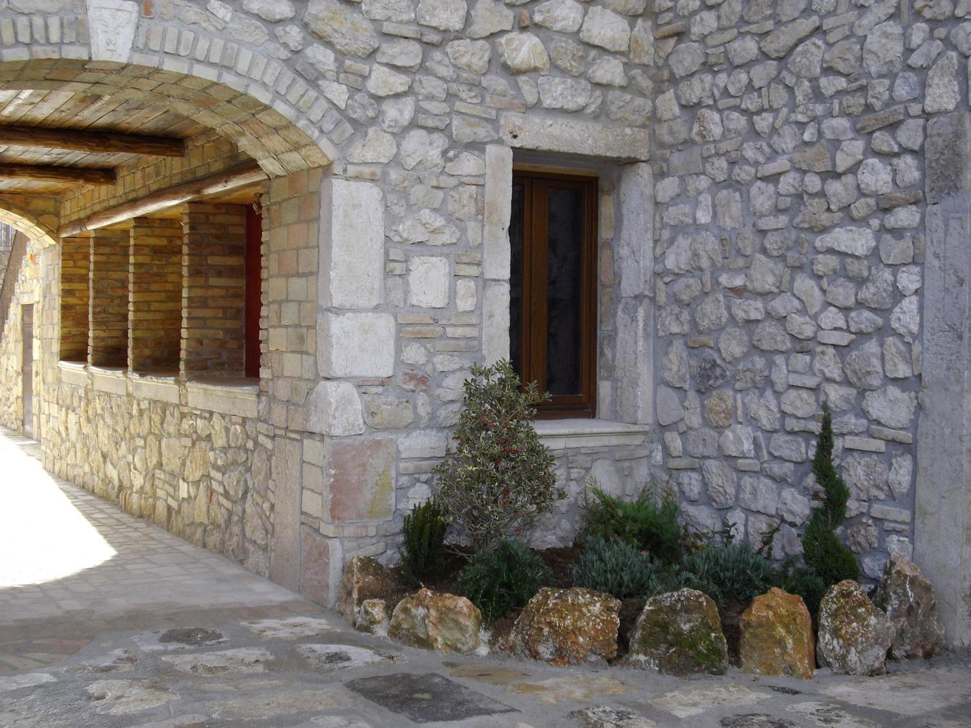 Hotel Il Feudo Dei Pierleoni Celano Buitenkant foto