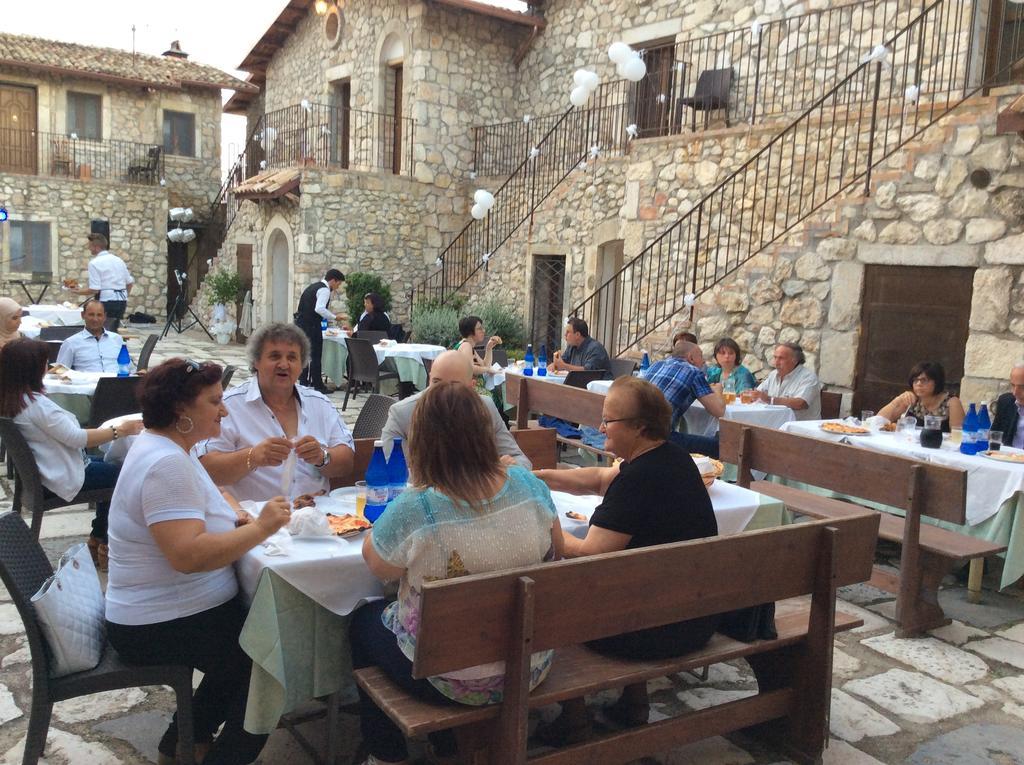 Hotel Il Feudo Dei Pierleoni Celano Buitenkant foto