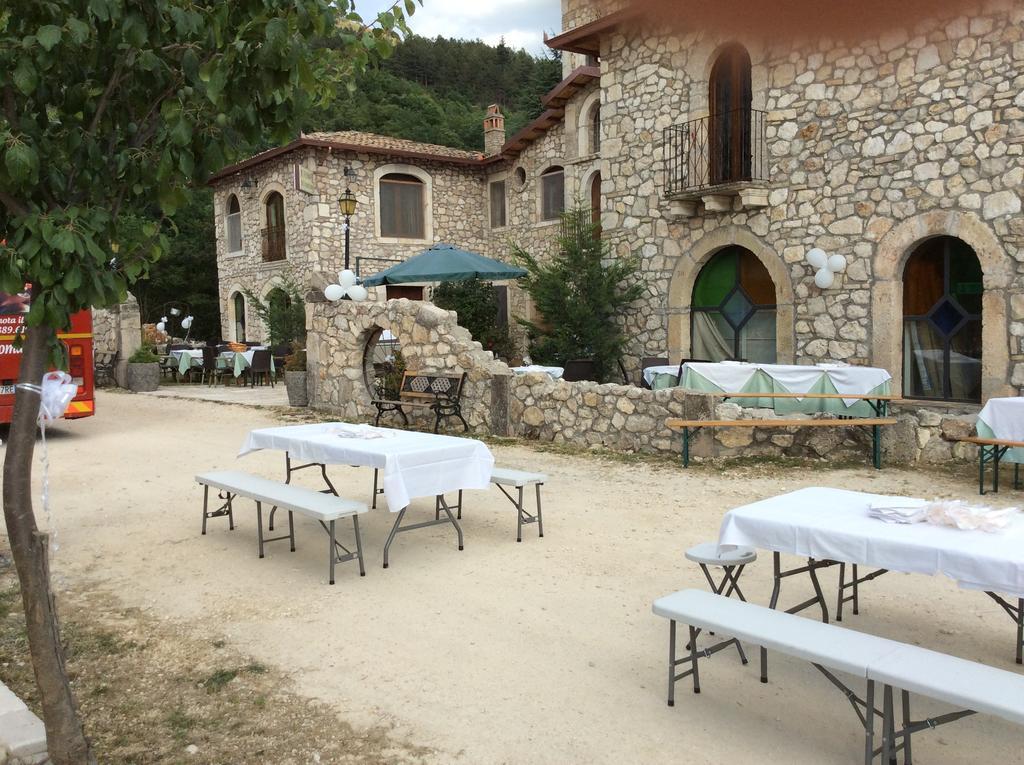 Hotel Il Feudo Dei Pierleoni Celano Buitenkant foto