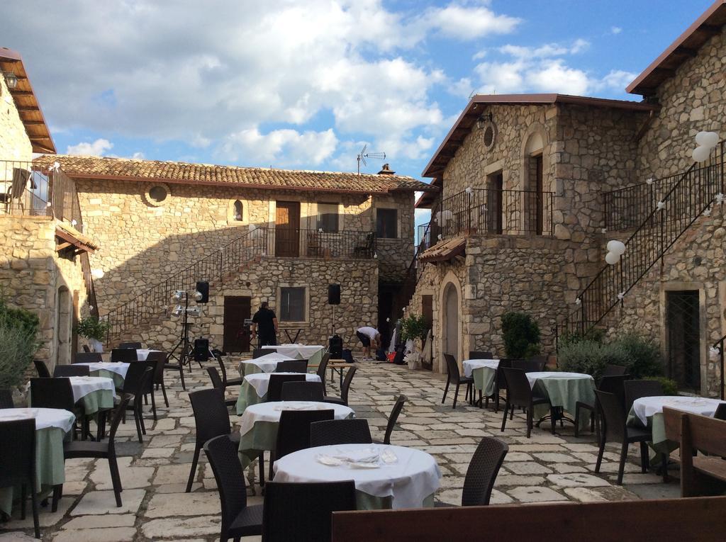 Hotel Il Feudo Dei Pierleoni Celano Buitenkant foto