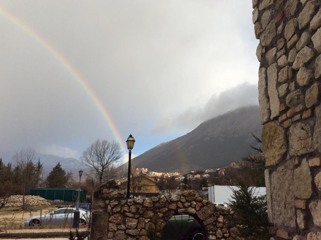 Hotel Il Feudo Dei Pierleoni Celano Buitenkant foto