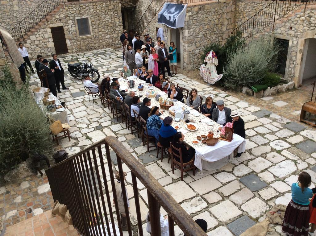 Hotel Il Feudo Dei Pierleoni Celano Buitenkant foto