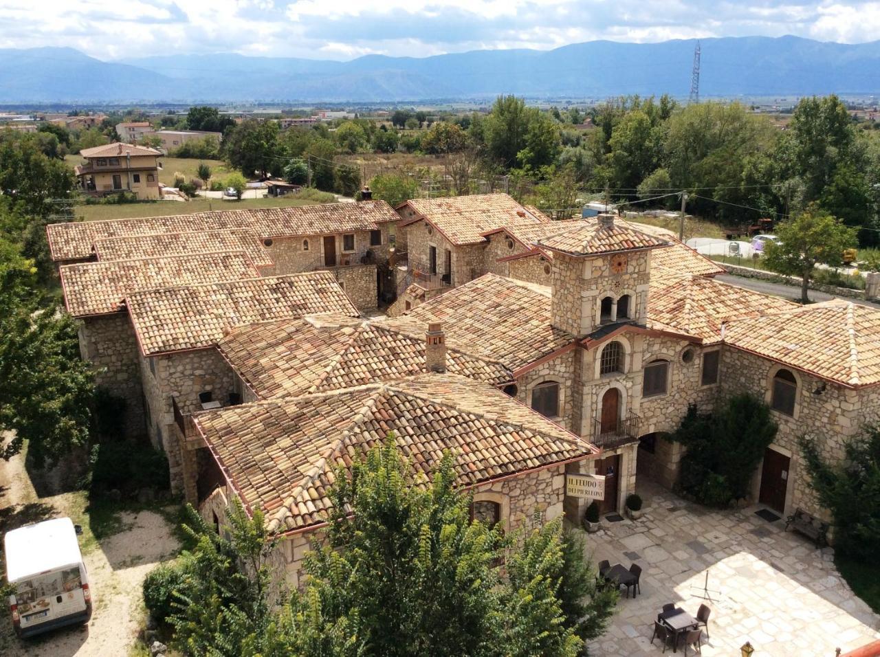 Hotel Il Feudo Dei Pierleoni Celano Buitenkant foto